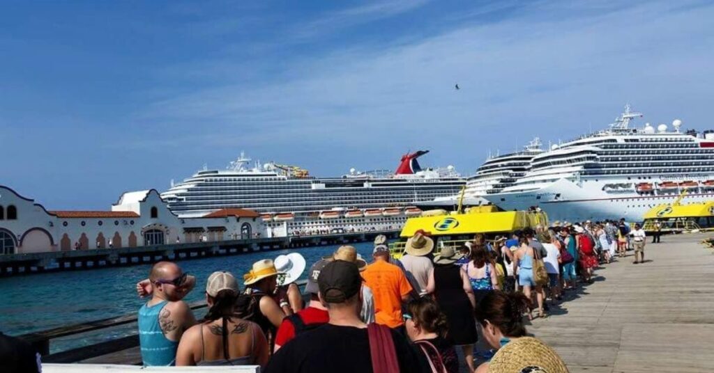 Avoiding Crowds in Cozumel